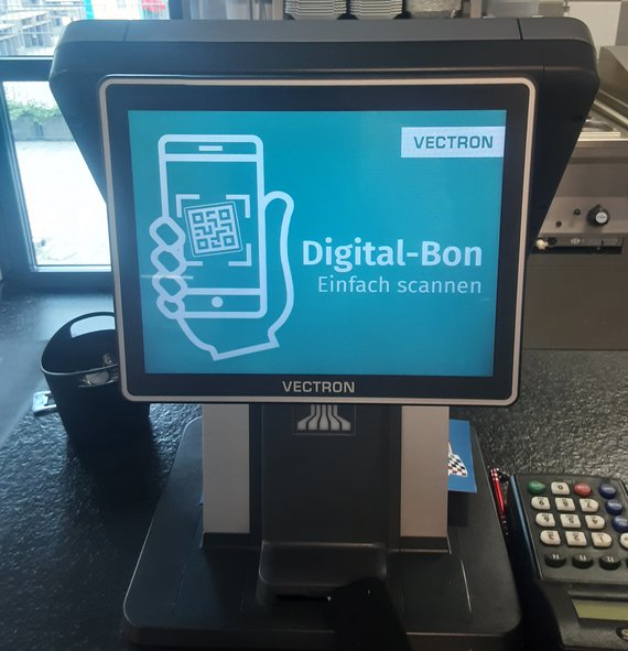 [Translate to English:] Eine der hilfreichen Kassenlösungen im Arena Diner: Der Digital-Bon